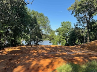656 N Lake Dr, Gladewater, TX 75647