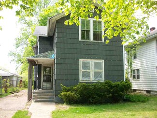 1627 S Taylor St, South Bend, IN 46613