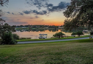 2422 Topping Place, Eustis, FL 32726