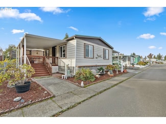 125 SE Estate Loop, Winston, OR 97496