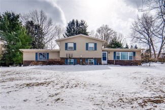 1326 Fox Crest St SE, East Sparta, OH 44626