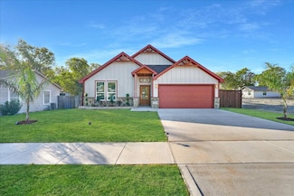 8321 Raymond Ave, White Settlement, TX 76108