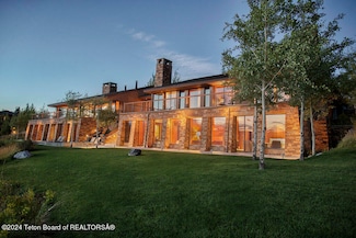 1605 N Amangani Dr, Jackson, WY 83001
