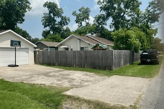 6501 Jefferson Blvd, Groves, TX 77619