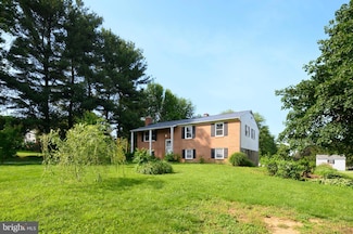 102 Roosevelt Rd, Sykesville, MD 21784