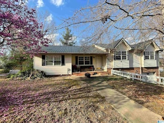 1529 Burnham Rd, Anniston, AL 36206