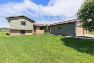 21044 Torrey Pines Ct, Sturgis, SD 57785