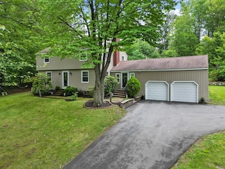 124 Hillside Rd, North Andover, MA 01845