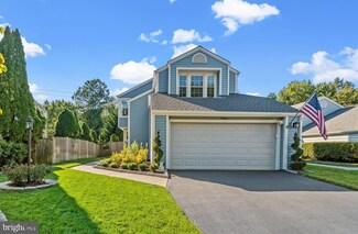 7466 Cross Gate Ln, Alexandria, VA 22315