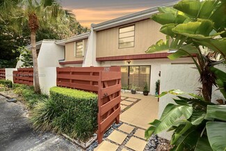 3905 Pinewood Ln, Hollywood, FL 33021