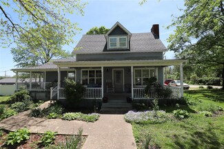 216 W Russell St, Ironton, MO 63650