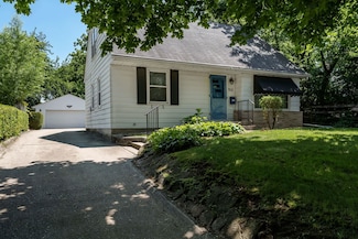 912 29th St, Rockford, IL 61108