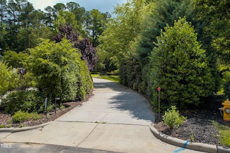 3129 Umstead View Dr, Raleigh, NC 27607