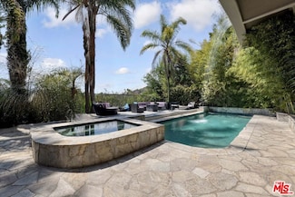 7218 Mulholland Dr, Los Angeles, CA 90068