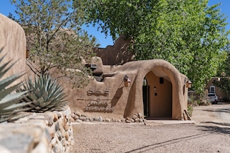 905 Camino Santander, Santa Fe, NM 87505