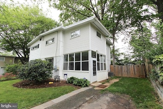 4272 Allison Cir, Fairfax, VA 22030