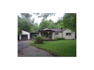 4780 Oak St, Lowellville, OH 44436