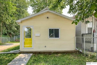 1715 S 18th St, Omaha, NE 68108