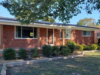 310 Pocahontas Rd, Walnut Ridge, AR 72476