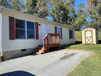 544 Hull St, Staunton, VA 24401