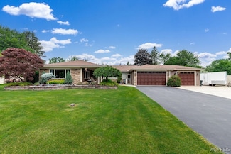 22 Highland Dr, East Aurora, NY 14052