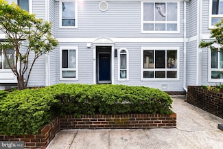 49 Hawthorne Ct NE Unit 55, Washington, DC 20017