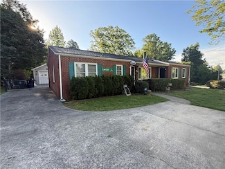 3400 Lawndale Dr, Greensboro, NC 27408
