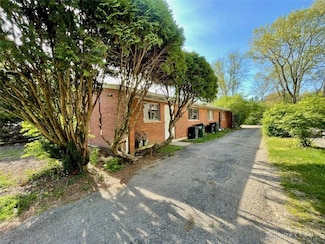 425 Suncrest Dr Unit 1 & 2, Yellow Springs, OH 45387