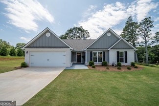 225 Highlands Dr, Winterville, GA 30683