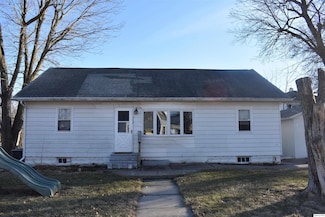 334 E South St, Mendon, IL 62351