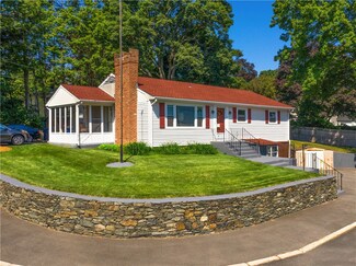36 Circuit Dr, Cumberland, RI 02864