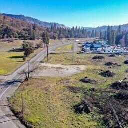4784 Monument Dr, Grants Pass, OR 97526