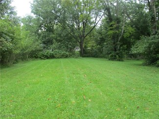 6292 Hill St, Ravenna, OH 44266