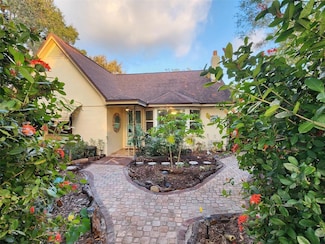 2614 52nd St S, Gulfport, FL 33707