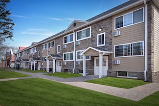 605 Tulip Ave Unit F1, Stewart Manor, NY 11530