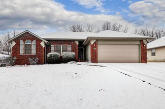 404 W Cherokee Path, Clever, MO 65631
