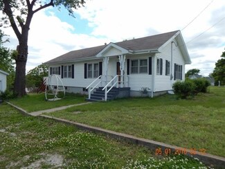 1319 W Barr St, Nevada, MO 64772
