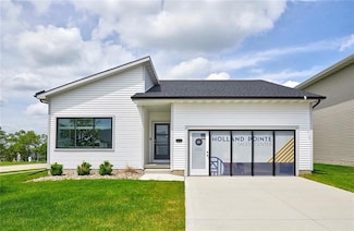 2115 Waller Ave, Norwalk, IA 50211