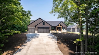 12607 76th Ave, Allendale, MI 49401