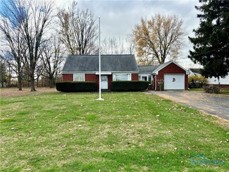 5536 Corduroy Rd, Oregon, OH 43616