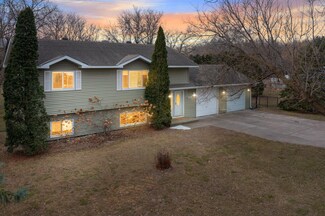 5745 140th St N, Hugo, MN 55038