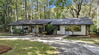 707 Sherwood Dr, Lawrenceville, GA 30046