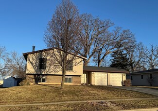 4406 Ashley Dr, McHenry, IL 60050
