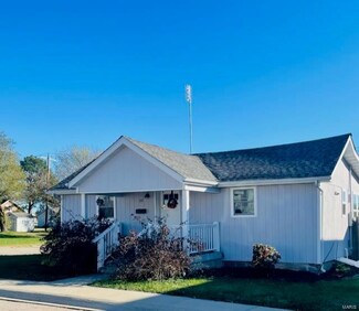 312 E Apple Ave, Owensville, MO 65066