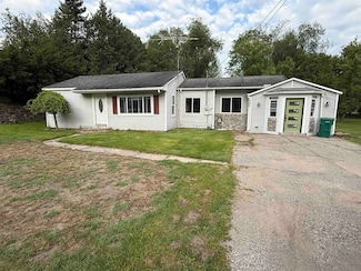 240 Lumm St, Gladwin, MI 48624