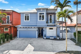 646 111th Ave N, Naples, FL 34108