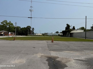 911 Lejeune Blvd, Jacksonville, NC 28540