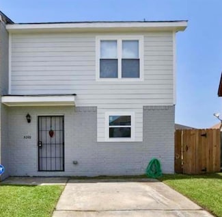 5222 Lakeview Ct, New Orleans, LA 70126