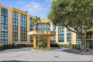 11800 SW 18th St Unit 2044, Miami, FL 33175