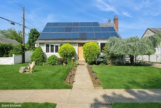 762 Buchanan Rd, East Meadow, NY 11554